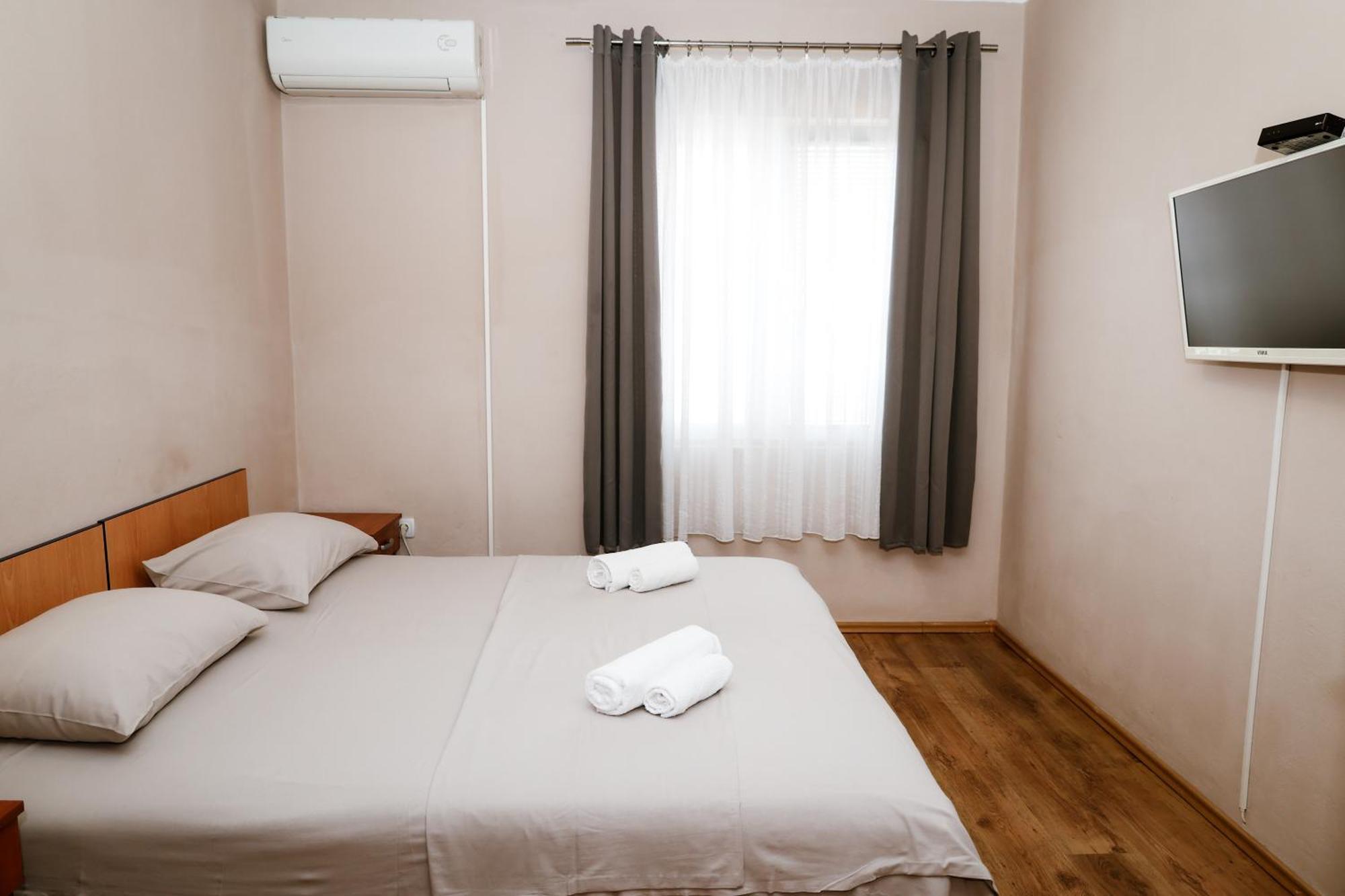 Apartments Djukic Tivat Buitenkant foto