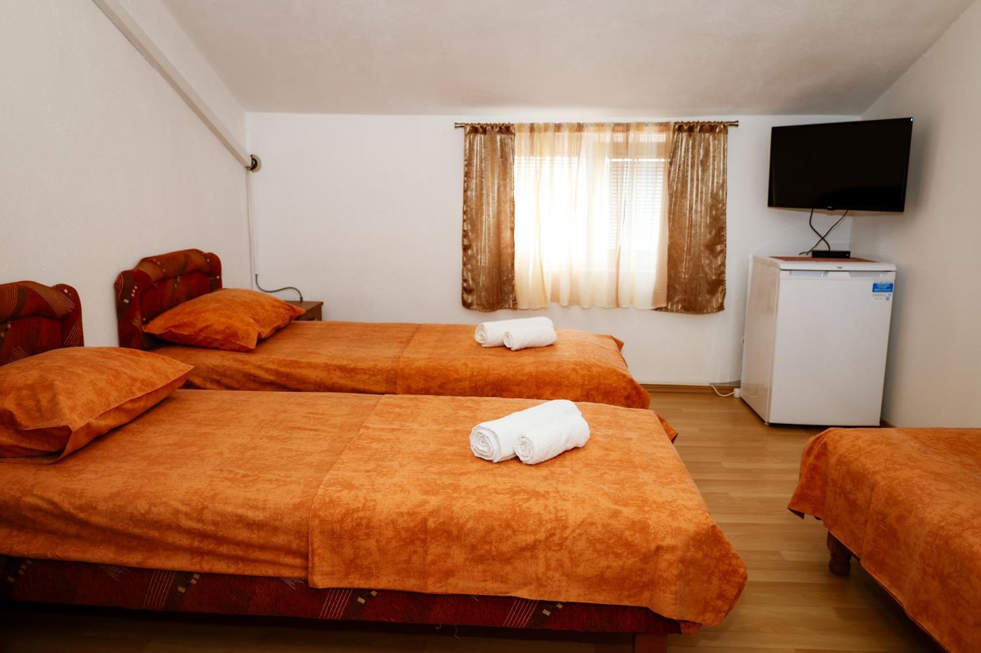 Apartments Djukic Tivat Buitenkant foto
